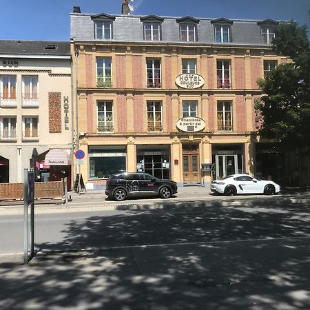 Hotel Couleurs Sud Centre-Ville Gare Charleville-Mézières エクステリア 写真