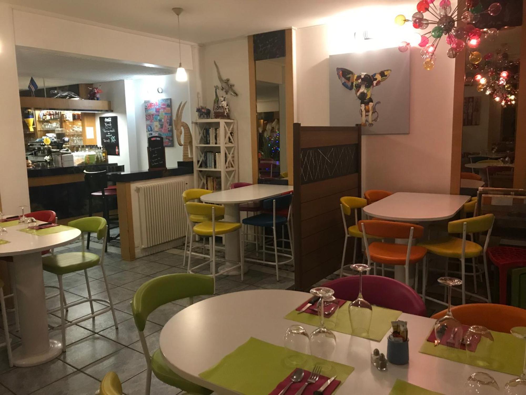 Hotel Couleurs Sud Centre-Ville Gare Charleville-Mézières エクステリア 写真