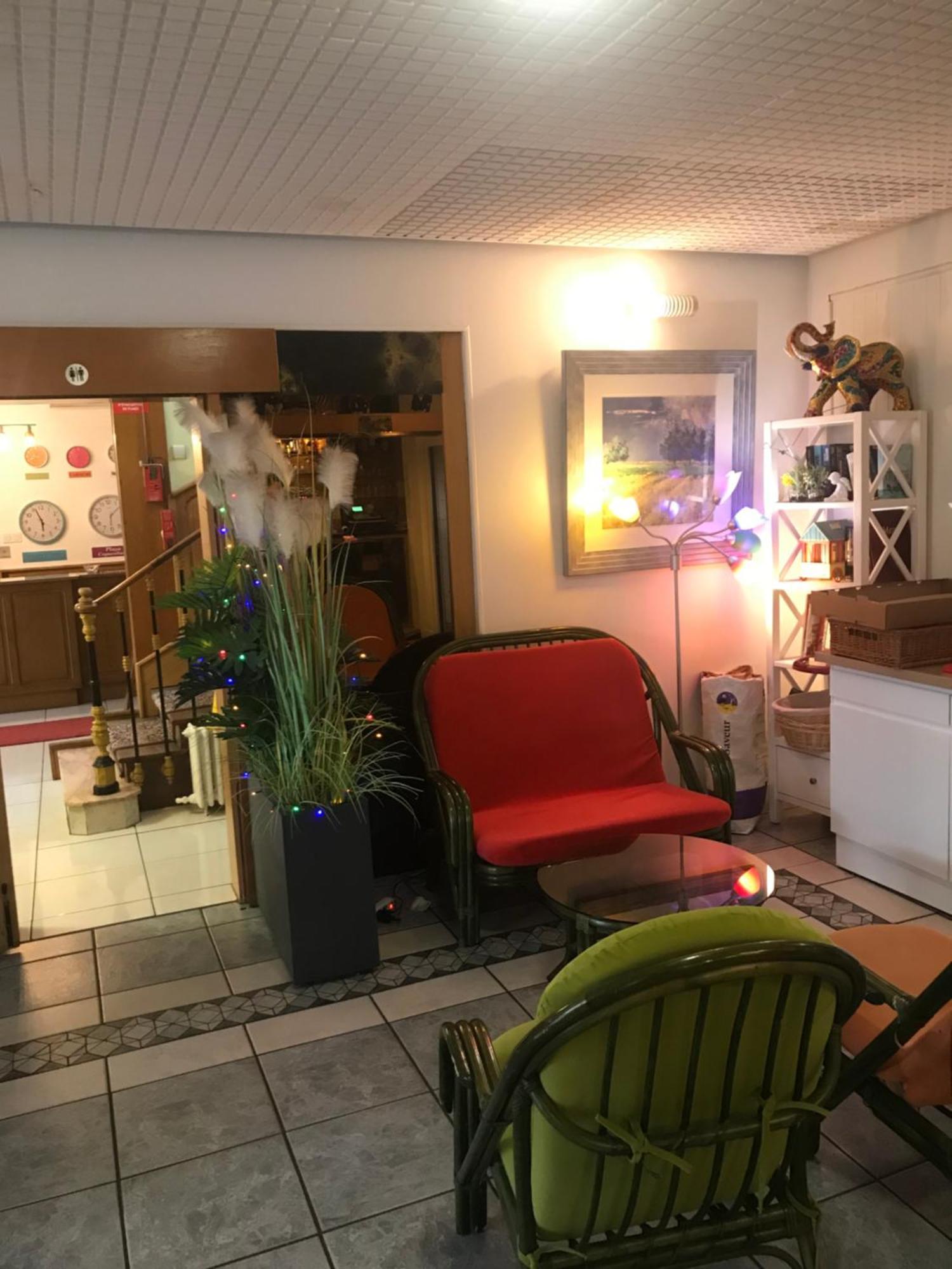 Hotel Couleurs Sud Centre-Ville Gare Charleville-Mézières エクステリア 写真