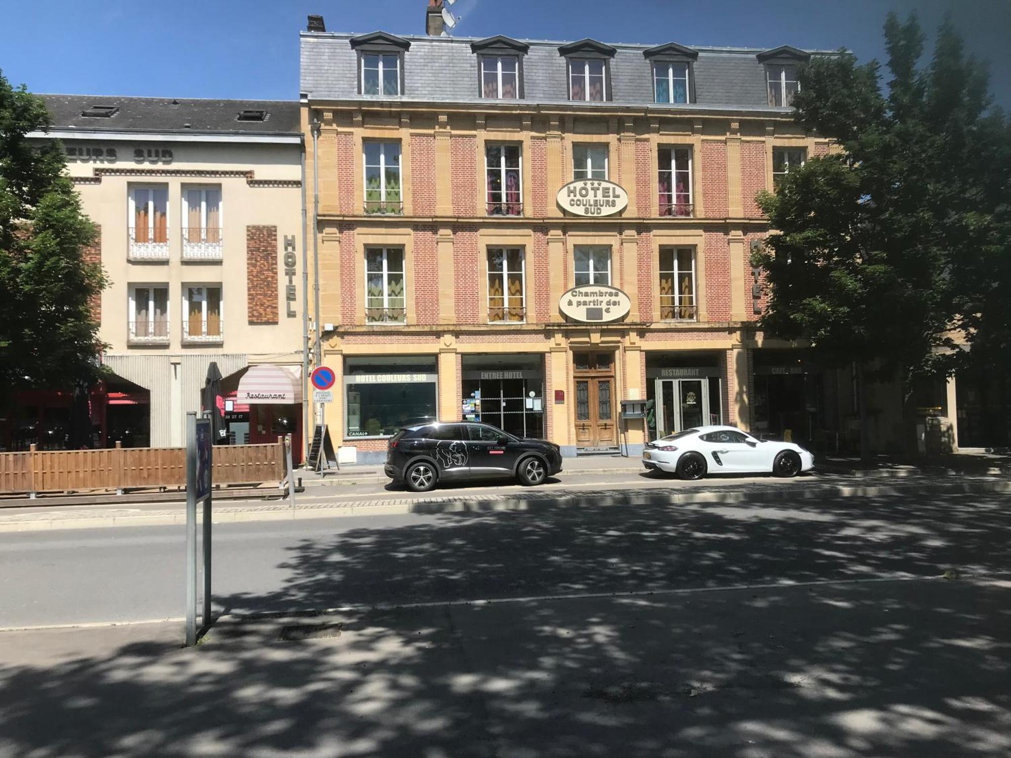 Hotel Couleurs Sud Centre-Ville Gare Charleville-Mézières エクステリア 写真