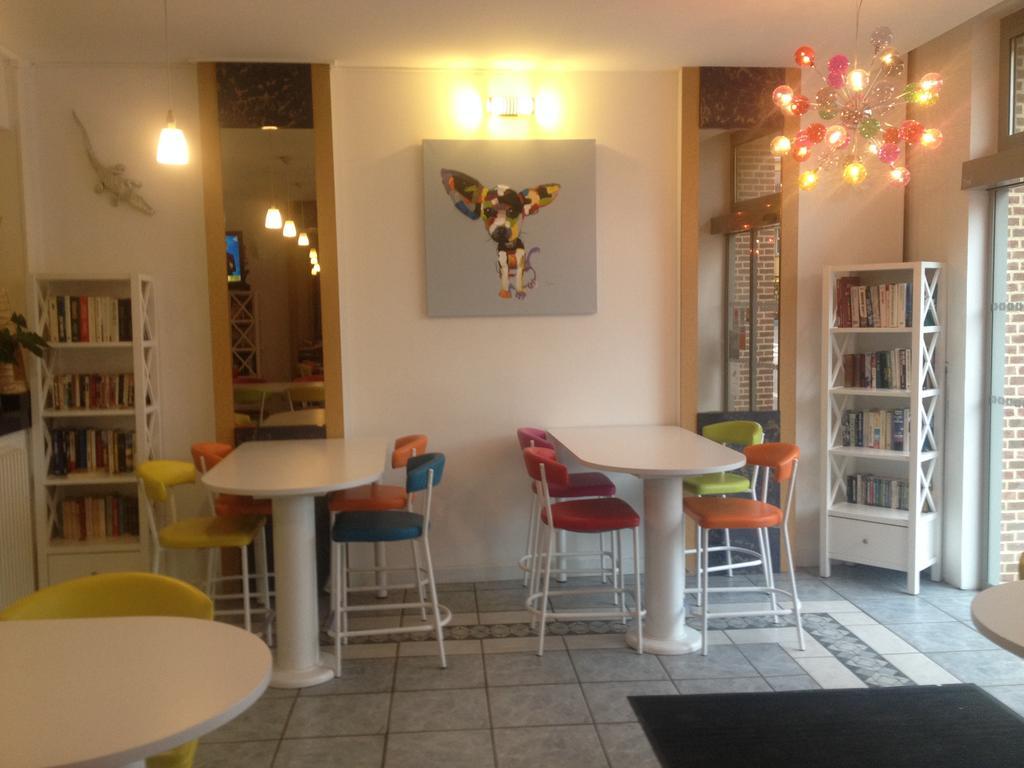 Hotel Couleurs Sud Centre-Ville Gare Charleville-Mézières エクステリア 写真