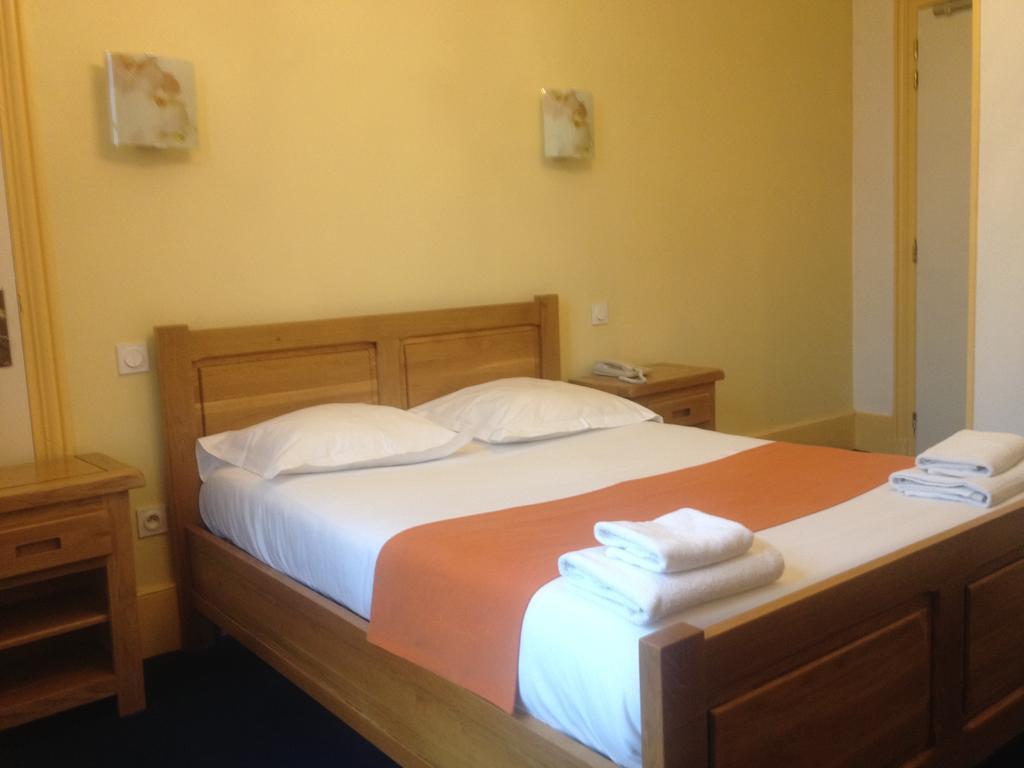 Hotel Couleurs Sud Centre-Ville Gare Charleville-Mézières 部屋 写真