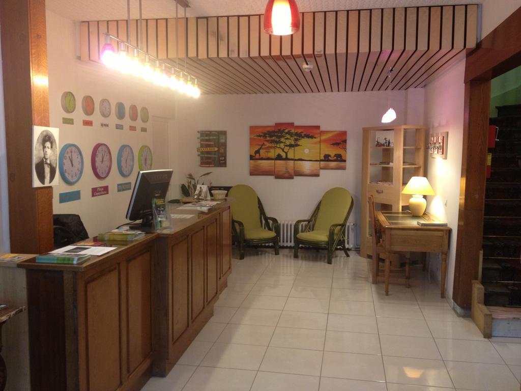 Hotel Couleurs Sud Centre-Ville Gare Charleville-Mézières エクステリア 写真
