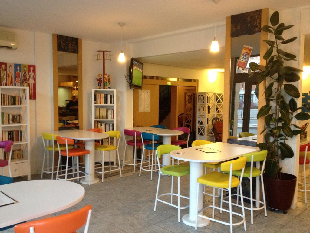 Hotel Couleurs Sud Centre-Ville Gare Charleville-Mézières エクステリア 写真